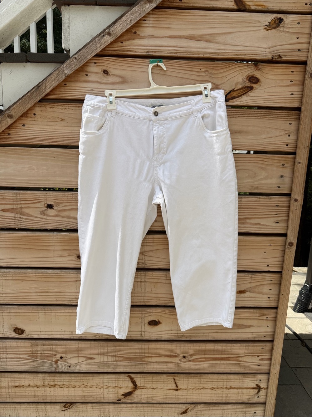 Cherokee White Capri Chino Pants with Stretch